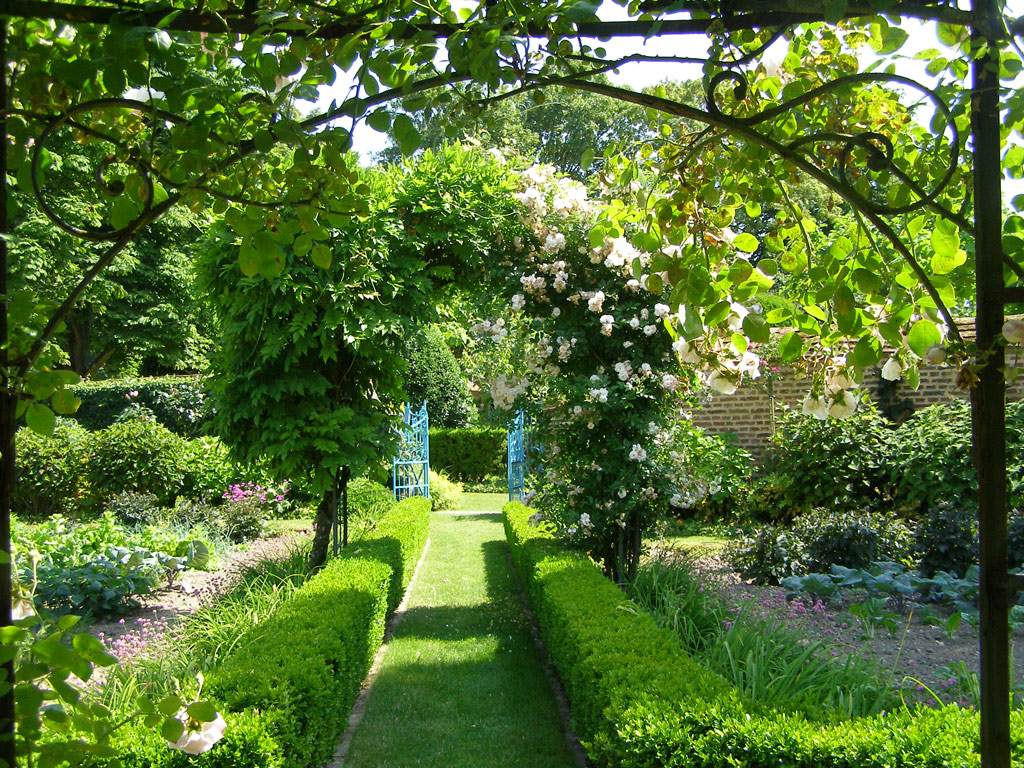 Arch, Jardins de Maizicourt