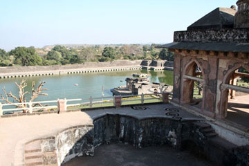 Mandu gardens1