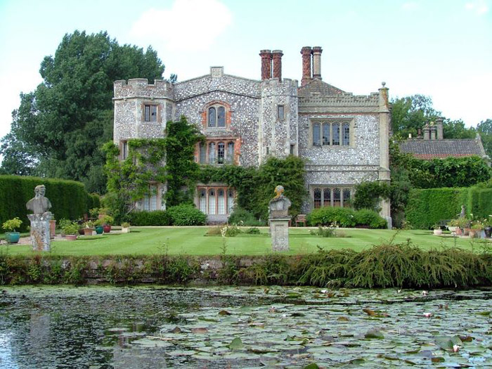 Mannington Hall Garden, Norfolk