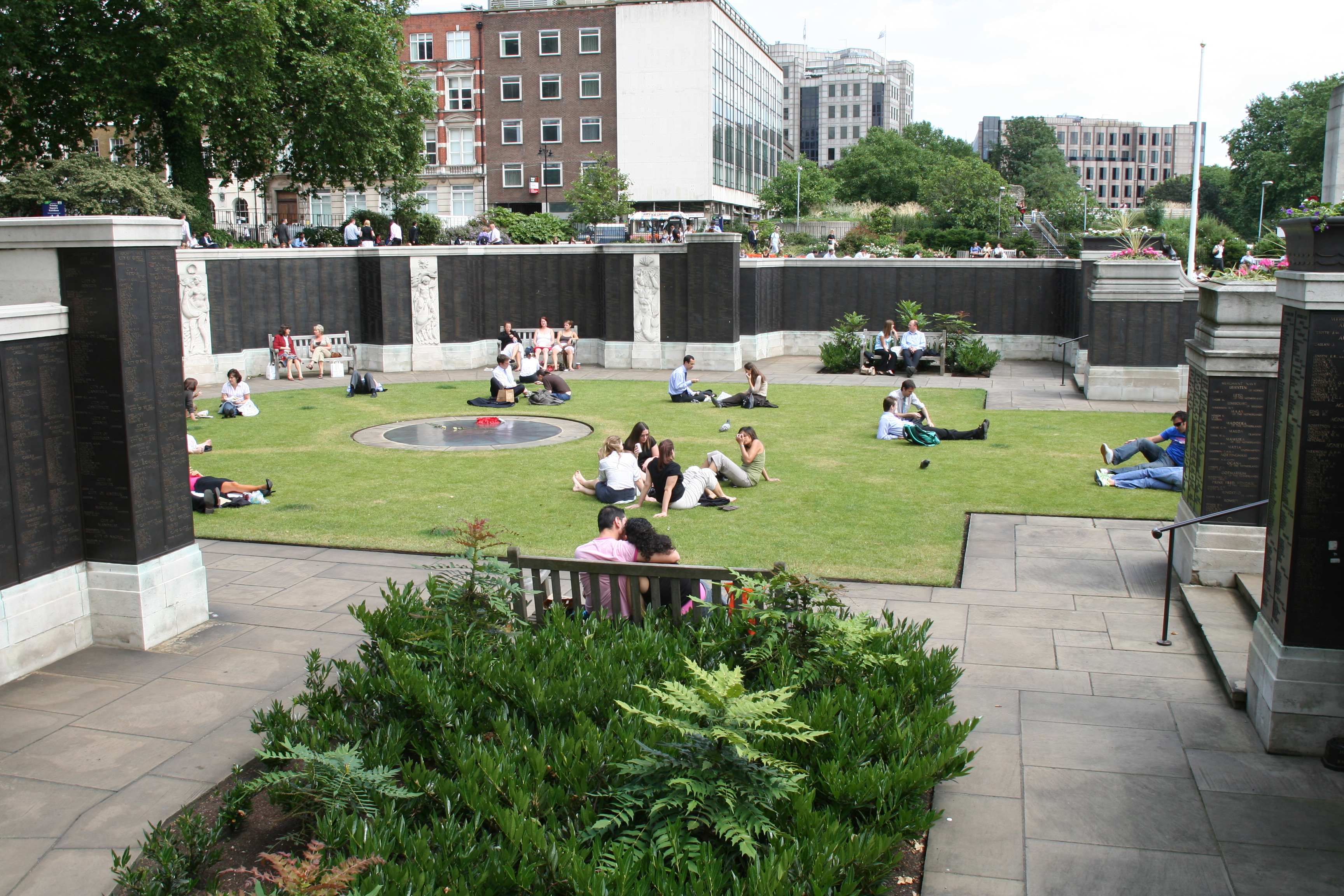 Marine and Navy Memorial Garden Gardenvisit.com