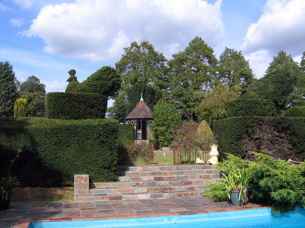 Gazebo, Marle Place Garden