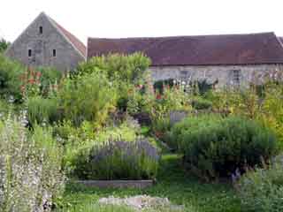 Medieval garden coulomiers2