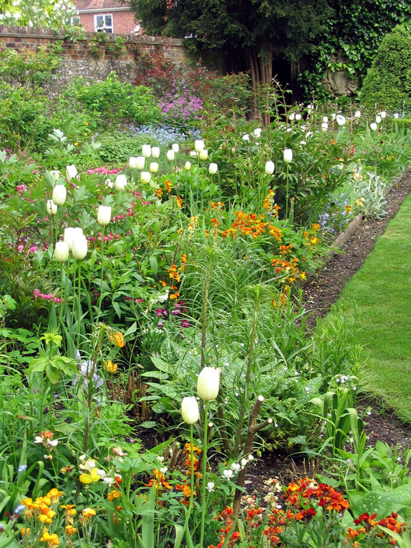 Mompesson House Garden, Spring