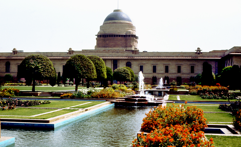 Mughal Garden at Rashtrapati Bhawan (President's House) Gardenvisit.com