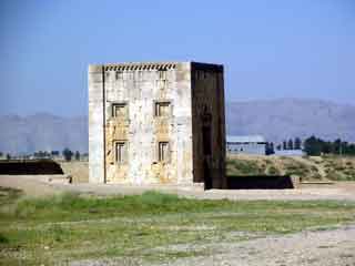 Naghshe rostam2