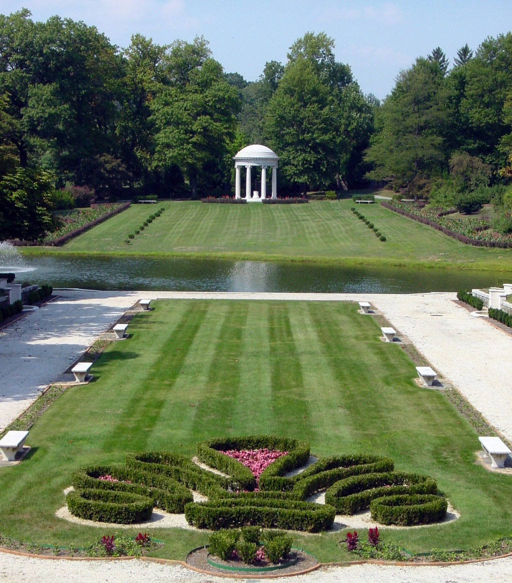 Nemours Mansion