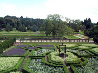 Newsteadabbeyfrenchgarden