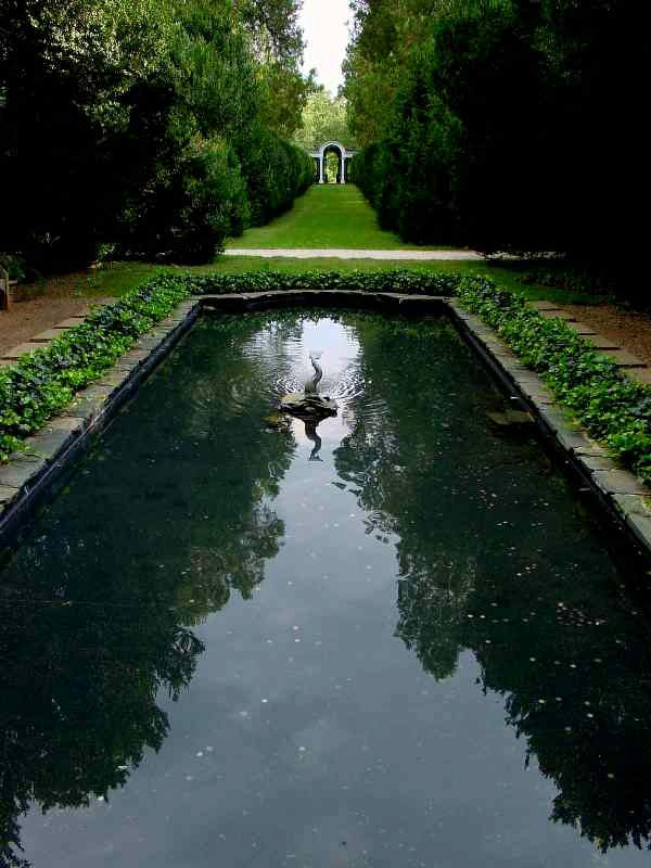 Pool, Oatlands Plantation