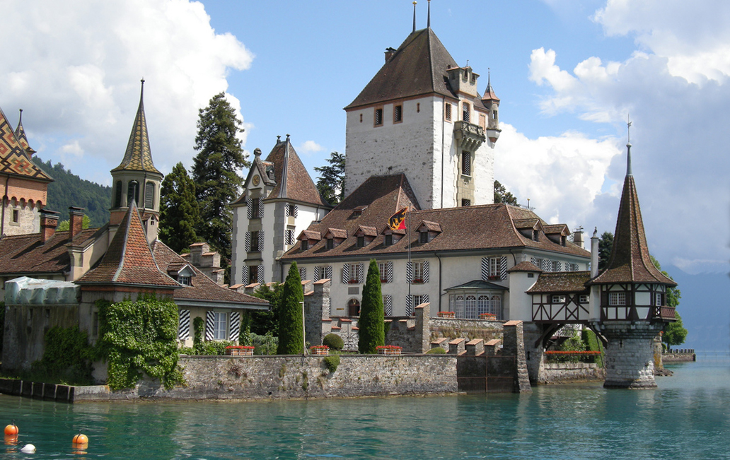 Oberhofen Schloss Andrew Henwood
