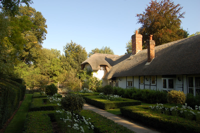 Old Thatch Garden, Buckinghamshire
