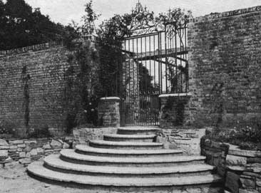Ornament great maytham circular steps p