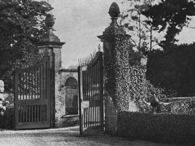 Ornament groombridge place wood gates p