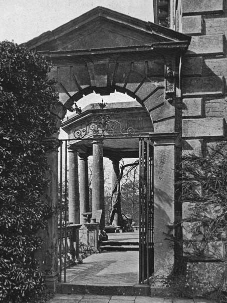 Ornament honington hall gates p