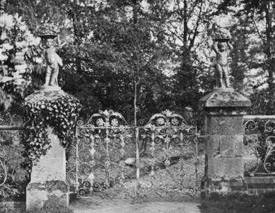 Ornament inwood house gates p