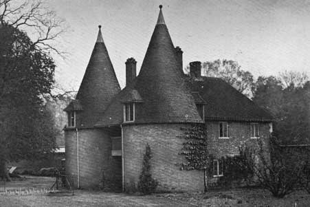 Ornament kentish hop oasts p