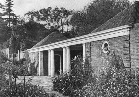 Ornament lutyens garden loggia p