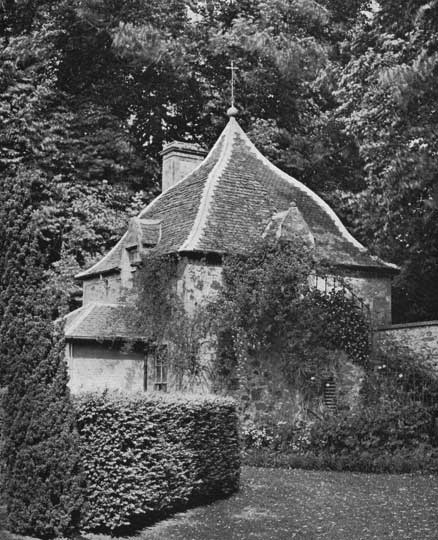 Ornament murthly castle garden house p