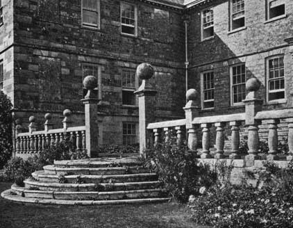 Ornament newton ferrers circular steps p