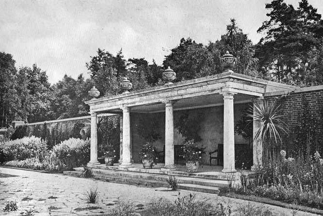 Ornament petwood garden shelter l