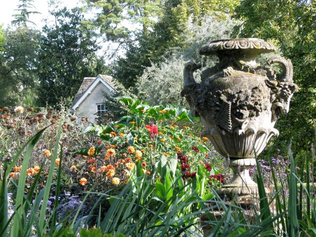 Urn, Oxford Botanic Garden