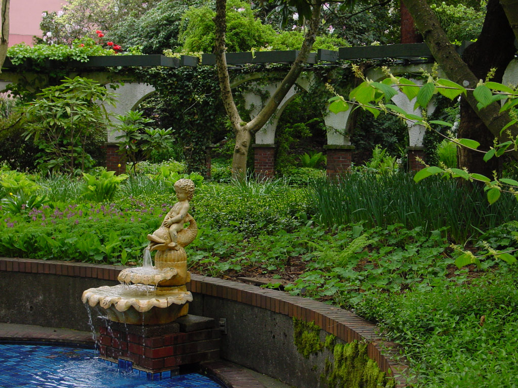 Park & Tilford Gardens, British Columbia
