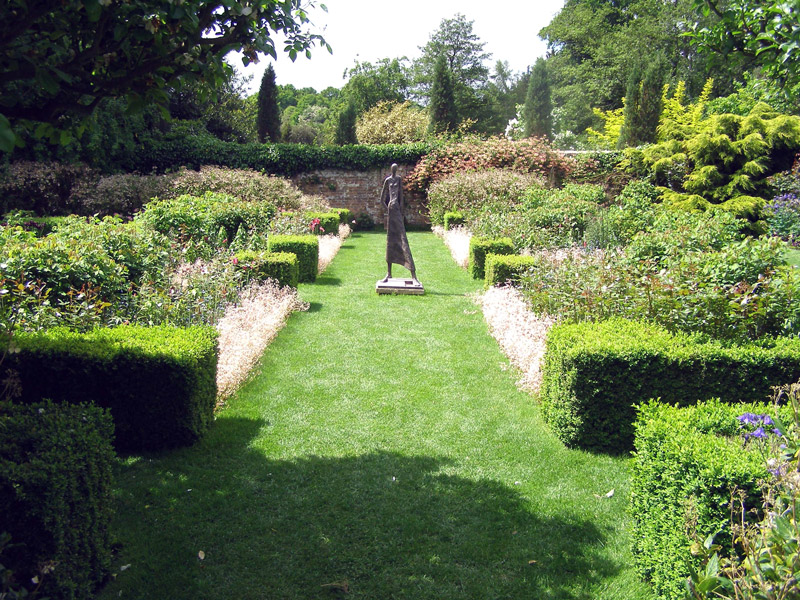 Sculpture, Pashley Manor Garden