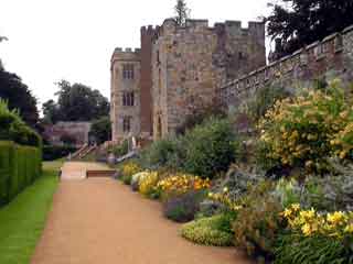 Penshurst place garden1