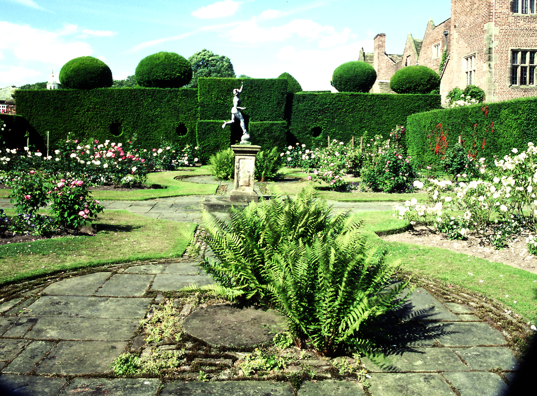 Peover Hall Garden Gardenvisit.com
