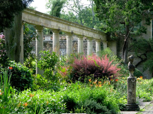 Peto Garden, Wiltshire