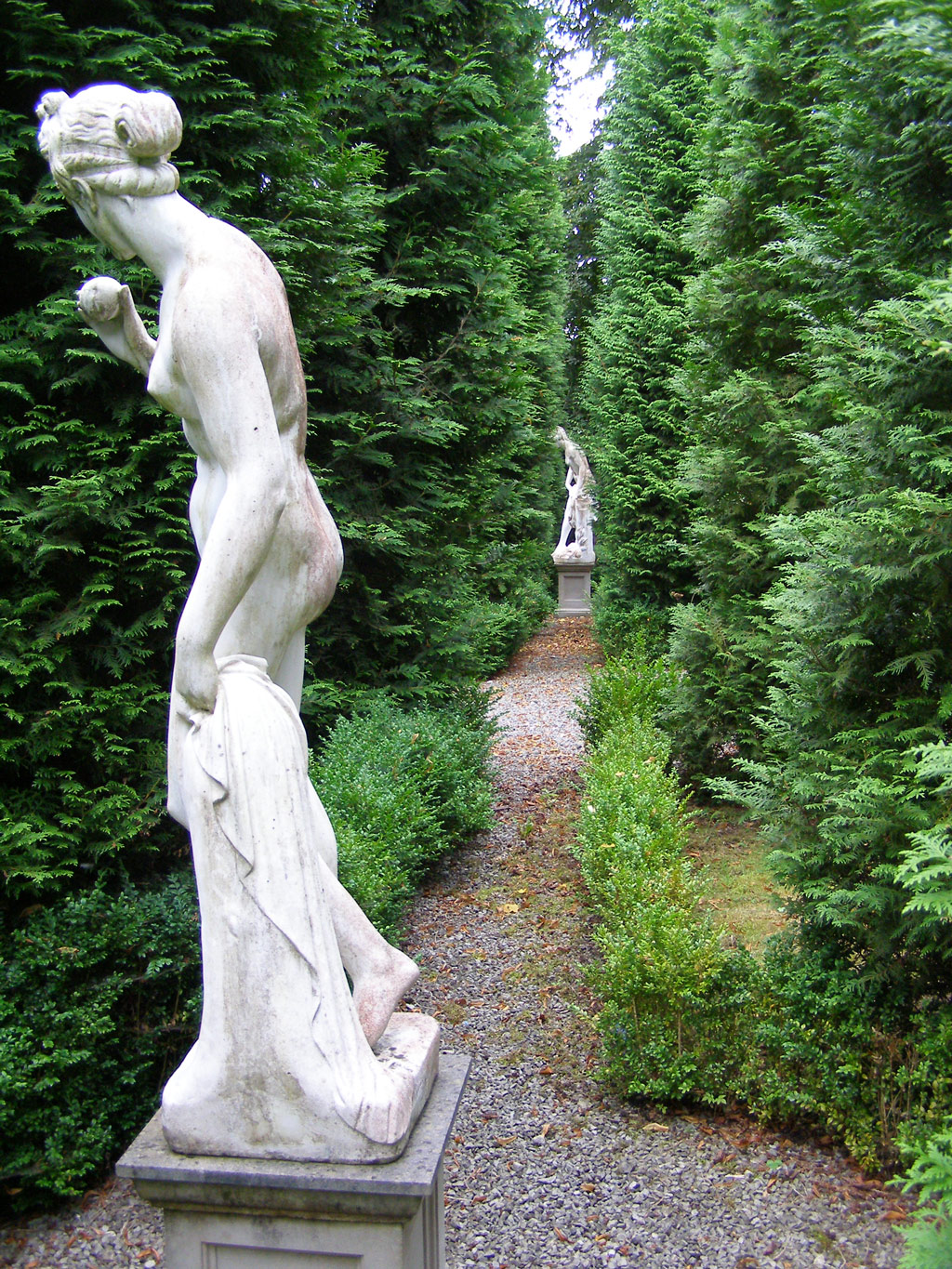 Statues, Plas Teg