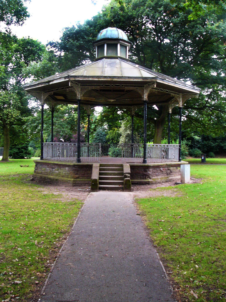 Queen's Park, Crewe Two up, two down