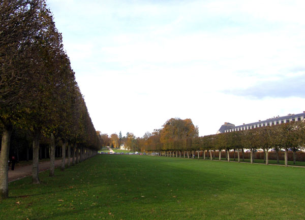 Entrance Avenue, Chateau de Rambouillet