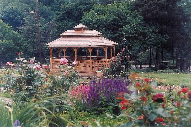 Gazebo, Renziehausen Park Rose Garden