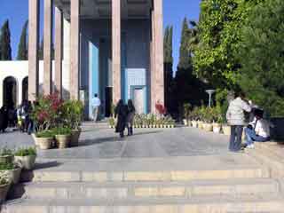 Sadi tomb garden2
