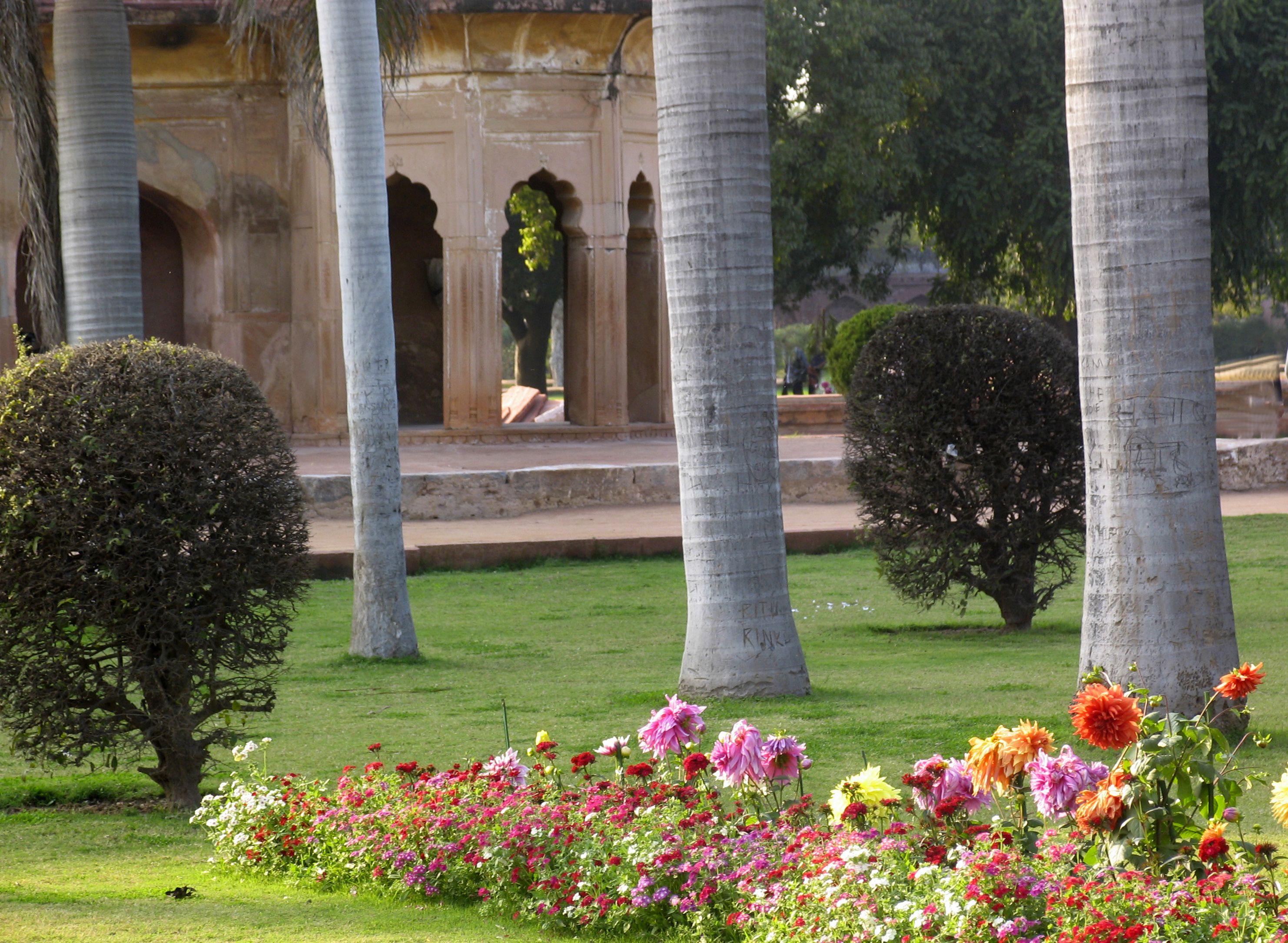 Safdar Jang's Tomb Garden Gardenvisit.com