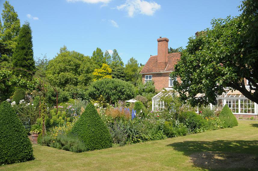 Saling Hall Garden