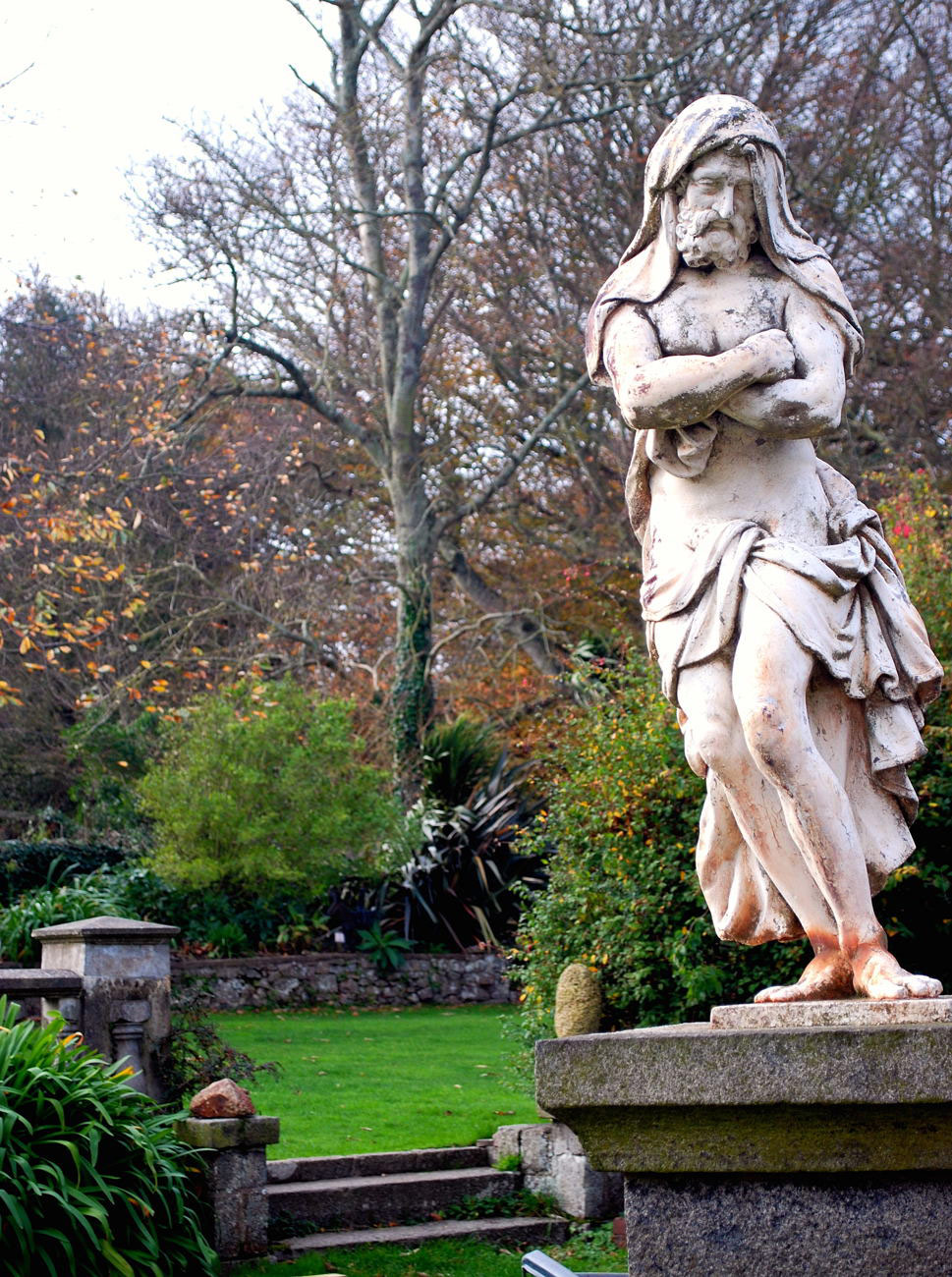 Statue, Sausmarez Manor