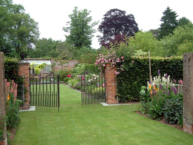 The Pillar Garden, Stockton Bury Gardens