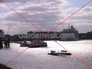 The Thames, cruise liner, London,