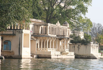 Udaipur city palace1