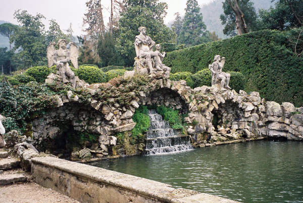 Waterfall, Valsanzibio Gardens
