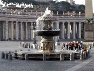 Vatican fountain1