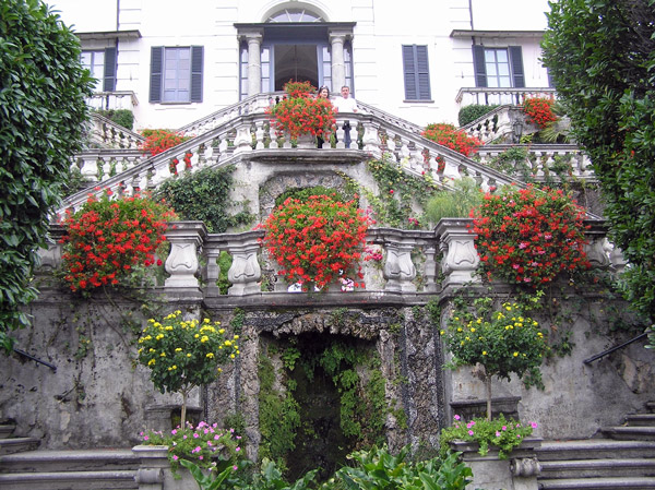 Villa Carlotta, Entrance