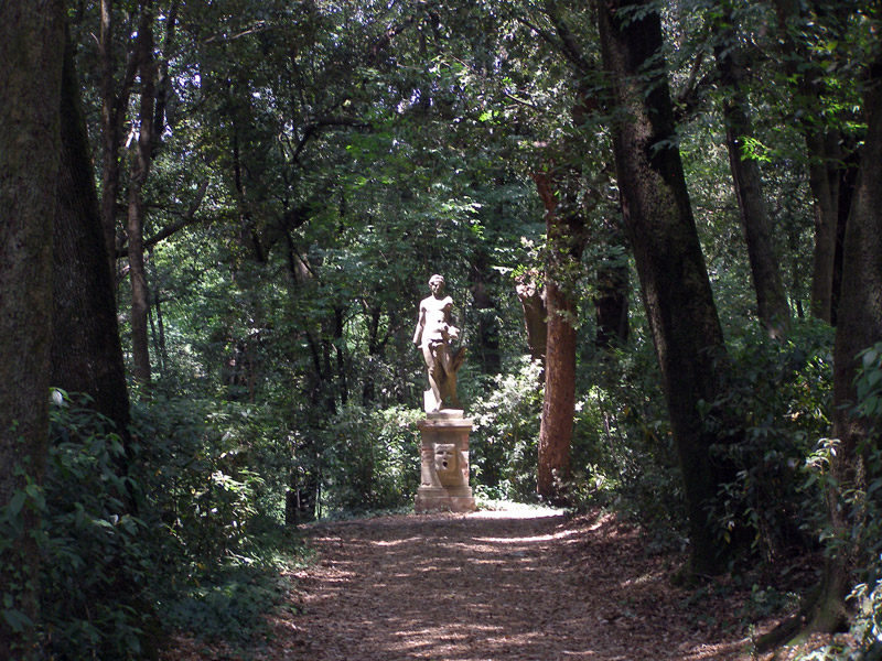 Statue, Villa Torrigiani Garden