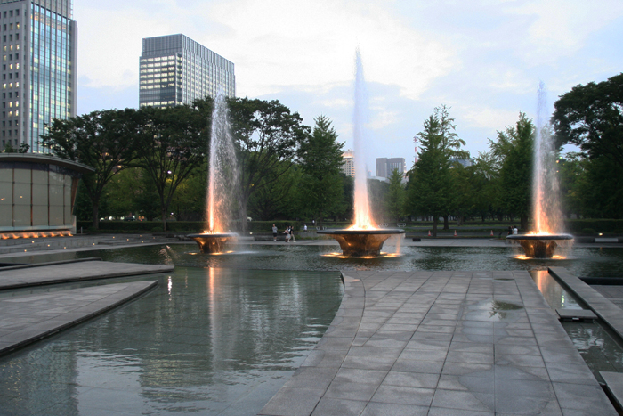 Wadakura Fountain Park