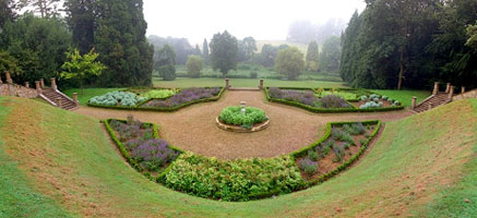 Wroxton abbey garden