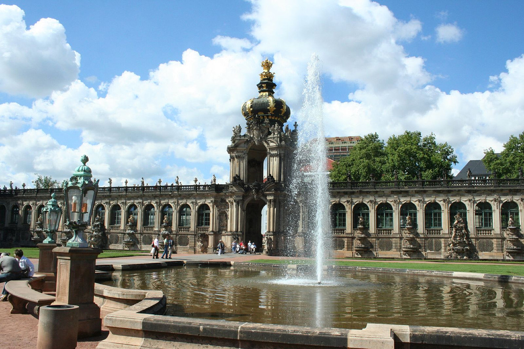 Zwinger Garden Yuni Rere