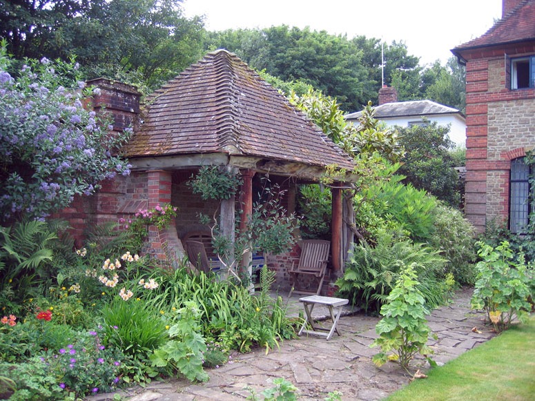 Summerhouse at Millmead, designed by Lutyens 