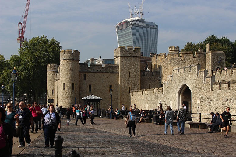 The Walkie Talkie towers over the Tower of London