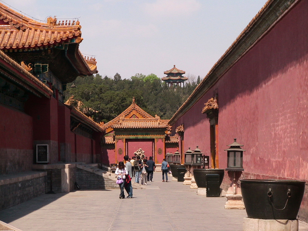 West Watchtower of the Forbidden City (Palace Museum), Beijing, China бесплатно